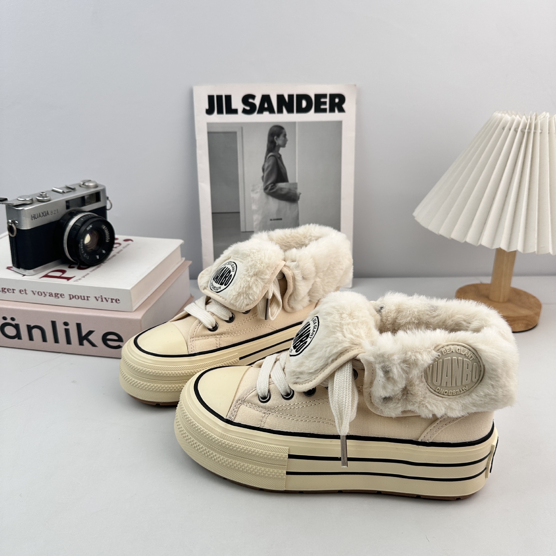 Zapatos de lona de alto impacto de fondo grueso de ondas distantes para mujeres 2025 invierno nuevo estilo coreano de veludo con zapatos blancos de diseño de zapatos de placa de papel image 4