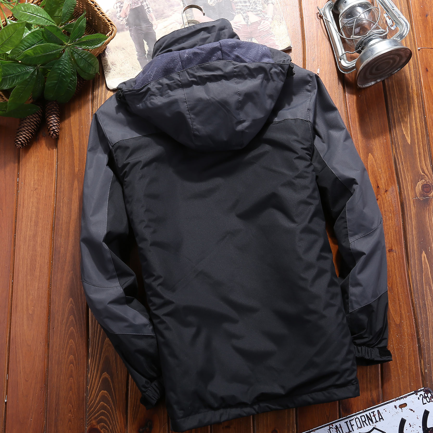 Al Aire Libre otoño e invierno marca de moda chaqueta hombres y mujeres tres en uno desmontable de dos piezas forro polar traje de Montañismo al por mayor