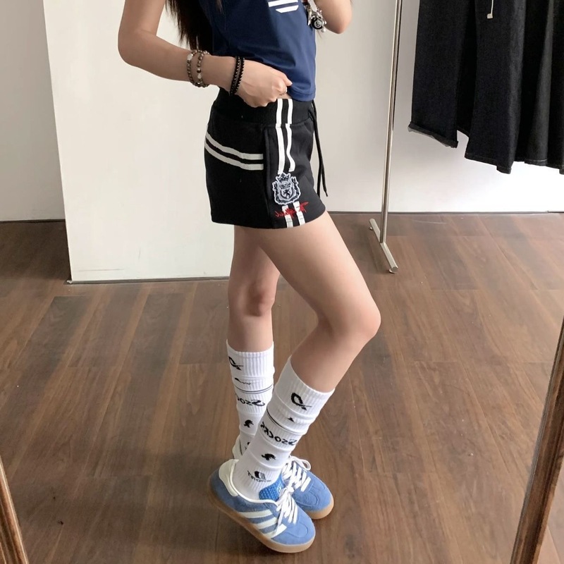 アメリカンメダルストライプカジュアルウェビングスポーツショーツ女性の夏の新しい韓国スタイル甘くてクールなストレートレングスホットパンツ七分パンツ|undefined