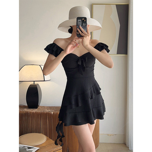New Ladies One-Piece French Elegant Pure Desire Nautical Edge Gathering Beach Spa Vacation Swimsuit Wholesale