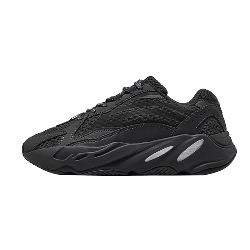 V2 all black / 36
