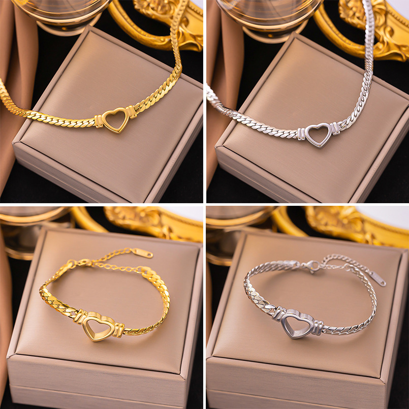 Heart Shape Pattern PVD Coated Real Gold Plated 18K Gold Heart Shape 304 Stainless Steel Vacation Waterproof Non Tarnish Bracelets Necklace
