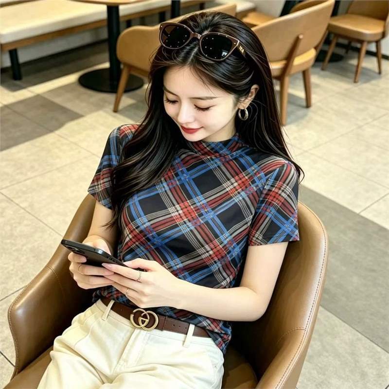 Summer 2026 New Style T-Shirt, Plaid, Loose Fit, Slimming, Skin-Friendly, Mom-Friendly, Classic, Elegant, Fashionable Top for Shopping