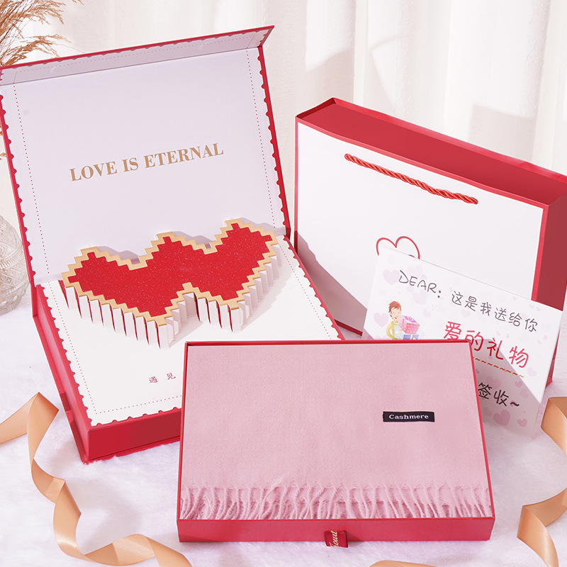 Heart-moving gift box + pink scarf