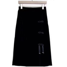 新中式半身裙2024新款女秋款盘扣开叉中长款直筒丝绒裙子妈妈大码