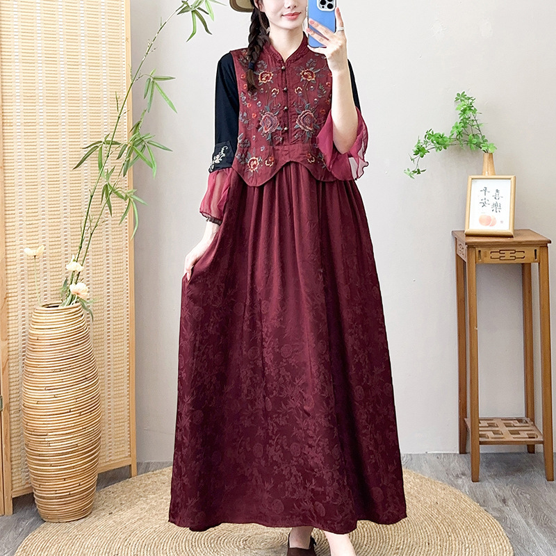 Long-Sleeved Plus-Size Chinese-Style Women's Dress with Copper Buttons, Solid Color Ethnic Style Embroidered Satin Dress for Autumn