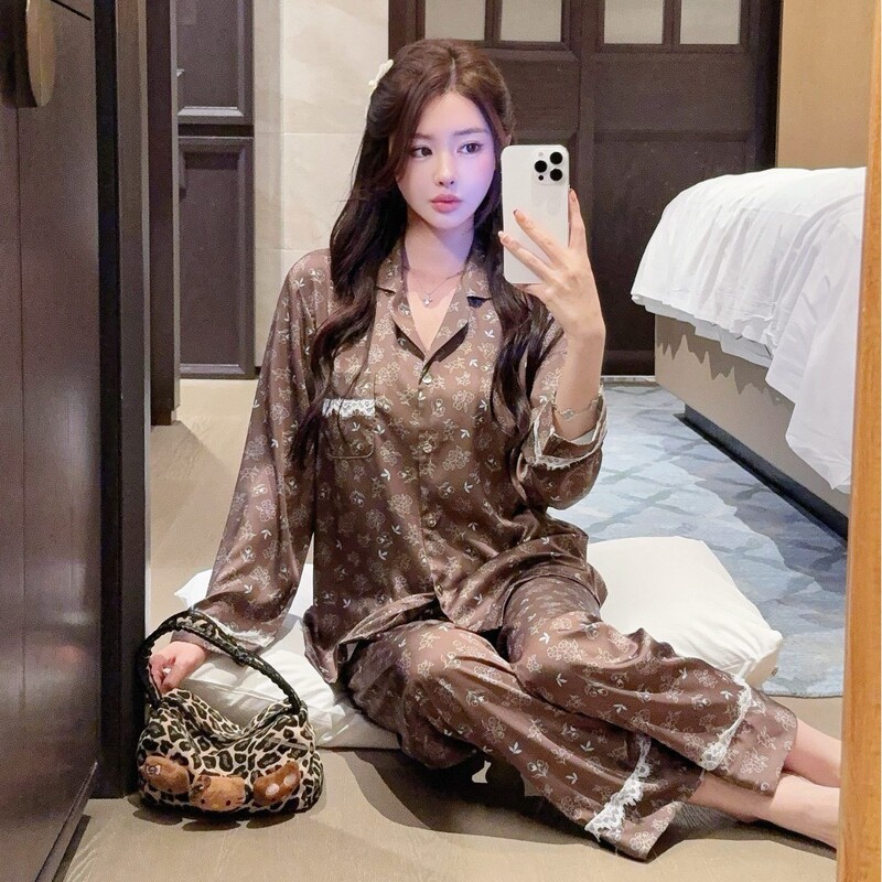 New Summer Thin Fashion Luxury Ice Silk Pajamas for Women, Long-Sleeve Long Pants, Turn-Down Collar, Chinese Style Printed Loungewear Set New Summer Thin Fashion Luxury Ice Silk Pajamas for Women, Long-Sleeve Long Pants, Turn-Down Collar, Chinese Style Printed Loungewear Set