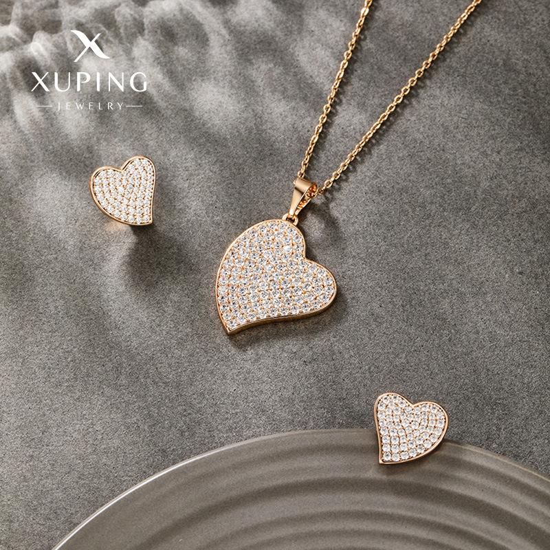 Juego de Joyería Xuping de Aleación con Baño de Oro de 18k, Incrustaciones de Circonita en Forma de Corazón, Pendientes y Colgante, Diseño Simple y Elegante