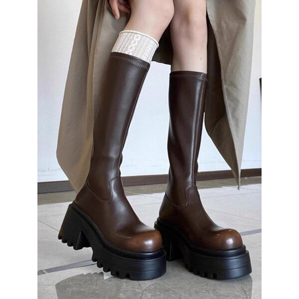 Black demi-season high boots platform