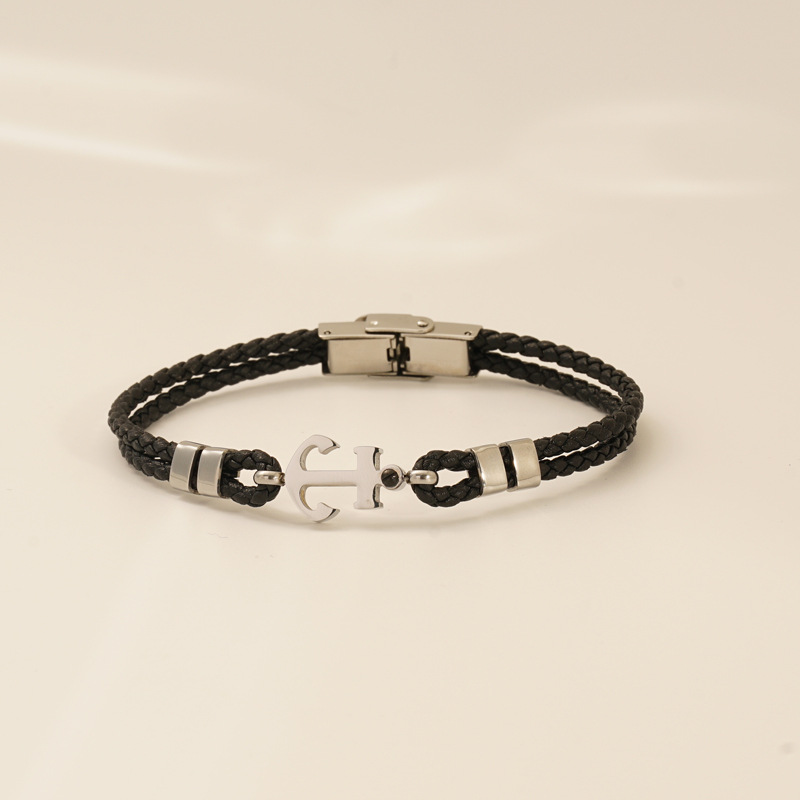 Cuerdas de cuero retro de moda texturas de alta calidad pulseras de estilo masculino y masculino pulseras personales cruz pulseras de acero de titanio al por mayor