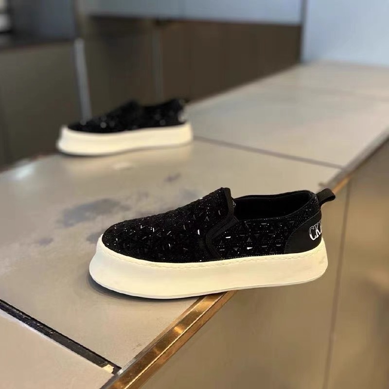 Novo estilo masculino feito à mão com strass de cano baixo e sola macia, tênis casuais leves, respiráveis ​​e de alta qualidade com sola plataforma