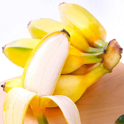 Guangxi fresh millet Bananas fruit Bananas Season Banana Banana Full container 10 Wholesale pounds