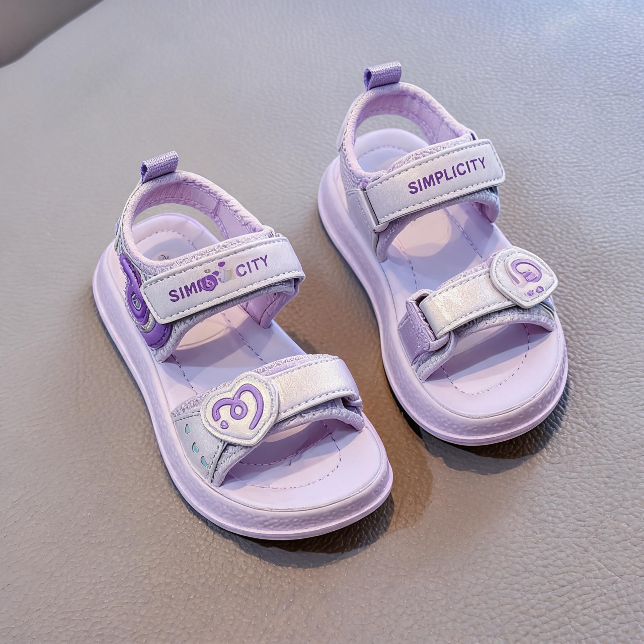 Niñas sandalias de moda versátiles de diamante 2026 verano nuevas sandalias de princesa para niños zapatos de playa suaves