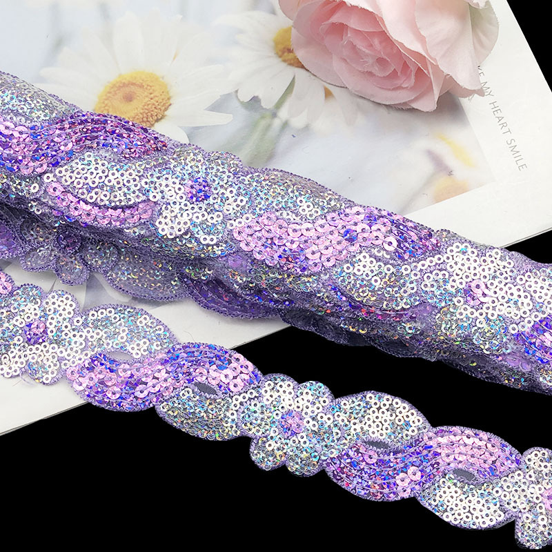 Неглубокий фиолетовый и серебряный