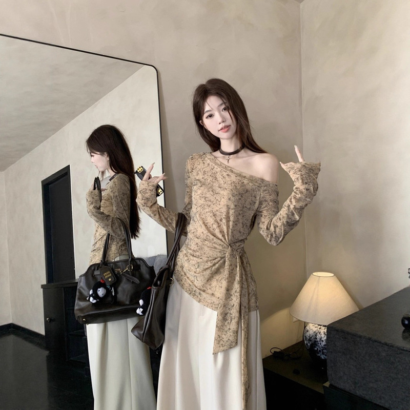 Korean Style Spicy Girl Tie-Dye Off-Shoulder Long-Sleeve T-Shirt for Women, Autumn 2025, Irregular Fashionable Waist-Cinching Tie Top Korean Style Spicy Girl Tie-Dye Off-Shoulder Long-Sleeve T-Shirt for Women, Autumn 2025, Irregular Fashionable Waist-Cinching Tie Top