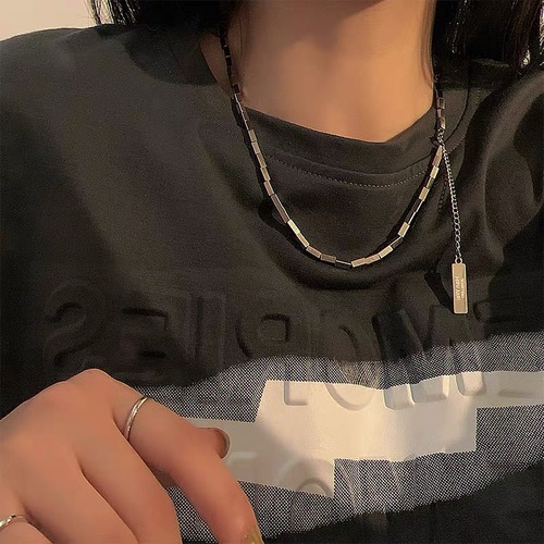 Geometric Titanium Steel Necklace Paired with T-shirt for Women - Summer Instagram Hip-Hop Cool Style, Light Luxury, Unique, and High-End Sweatshirt Chain