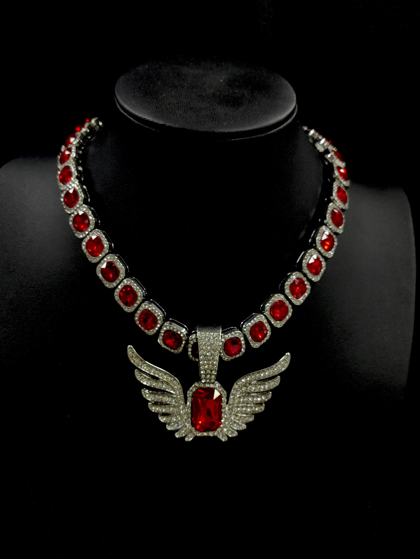 Emerald Wing Pendant Necklace For Men And Women Fine Jewelry_voghion.com