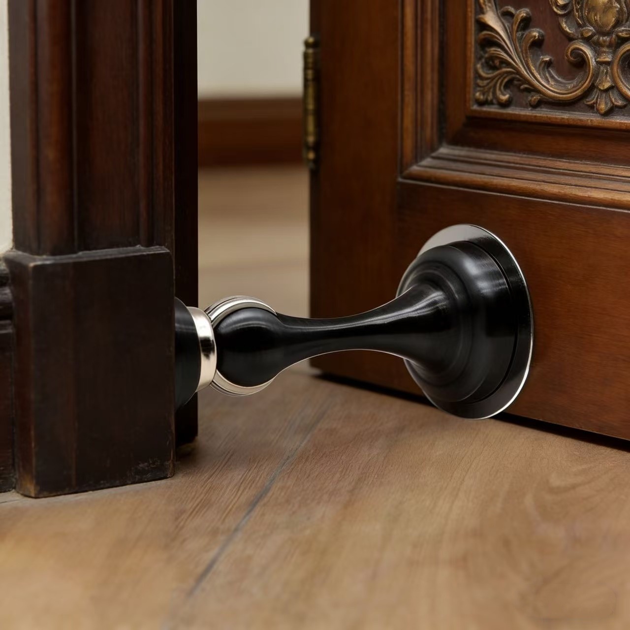 Tope de puerta de acero inoxidable, sin necesidad de taladrar, para uso doméstico, tope de puerta silencioso y engrosado para puertas de madera, herrajes de gran venta transfronterizos.