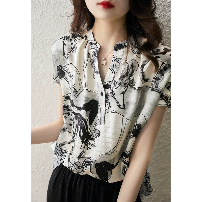 Женская рубашка с коротким рукавом, ретро-печать, лето 2025, новый V-образный вырез, элегантный свободный крой, стройнящий эффект, топ из шелка тутового дерева