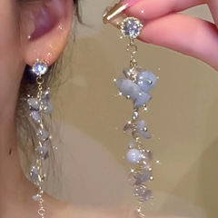女性用のスーパーフェアリーブルーグラベルタッセルイヤリング、クールなニッチデザイン、ロングで絶妙なハイエンドイヤリング
