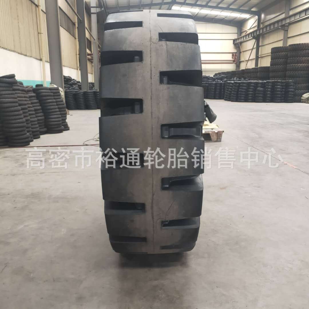 工程矿山半实心铲车轮胎23.5-25加深半实心矿山铲车轮胎8cm花纹深