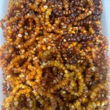 松岗工厂源头 原矿蜜蜡批发沁色原皮原石不规则随形手串手链