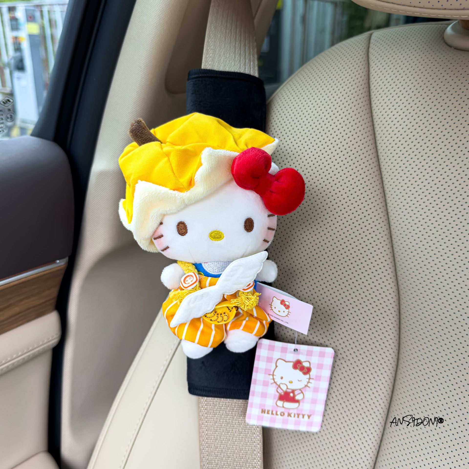 Authentic Hellokitty Car Seat Belt Shoulder Cover Anti-Wear Clothing Protective Cover Creative Decoration Universal for All Seasons