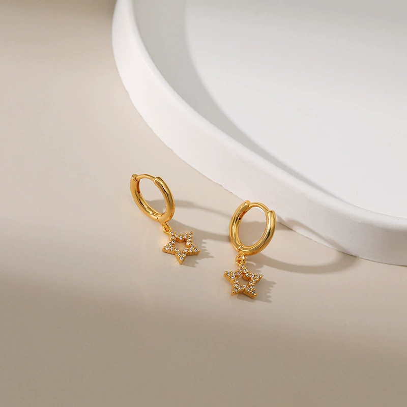 Серьги из меди, дизайнерский бренд, zirconium, 18 карат, тренд сезона, микро инкрустация