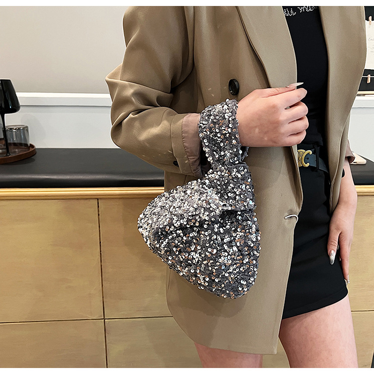 Women's Small Sequin Solid Color Vintage Style Classic Style Sequins Open Evening Bag display picture 15