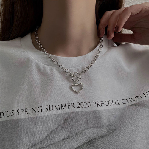 Minimalist Cold Wind Peach Heart Love Pendant Necklace for Women, Ins Trendy Hip-Hop Unique Design,  New Arrival Lockchain