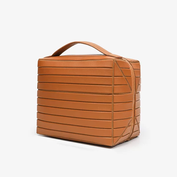 European-Style Simple Popular Practical Large-Capacity Beautiful Storage Bag Travel Commuting Striped Three-Dimensional Portable Cosmetic Bag