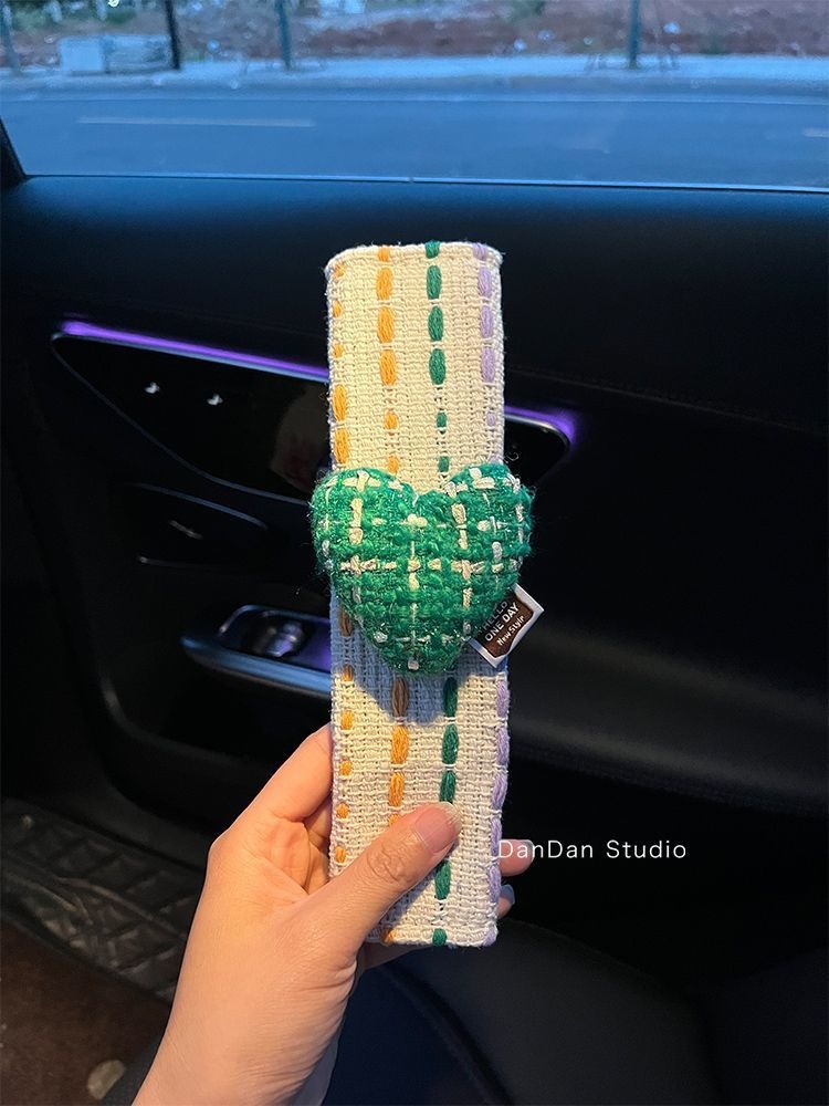 Car Seat Belt Shoulder Cover, Cute and High-End Female Car Decorative Protective Cover, Anti-Stranglehold Car Interior Accessories
