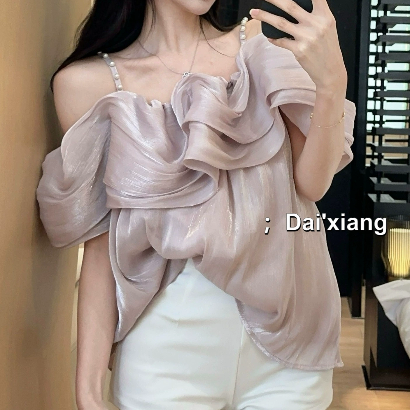 Уникальная и милая блузка с открытыми плечами и рюшами из бисера, новая женская мода во французском стиле на лето 2025 года.