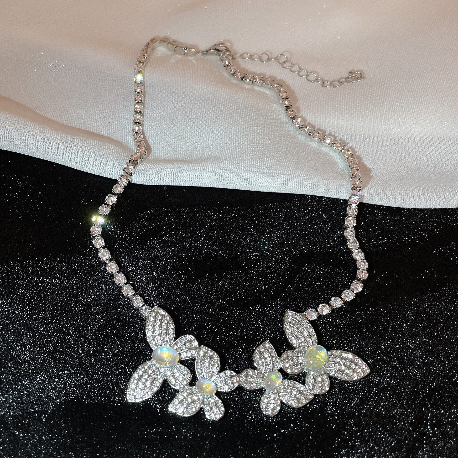 1 Piece Fashion Butterfly Rhinestone Inlay Rhinestones Womenu0027S Necklace