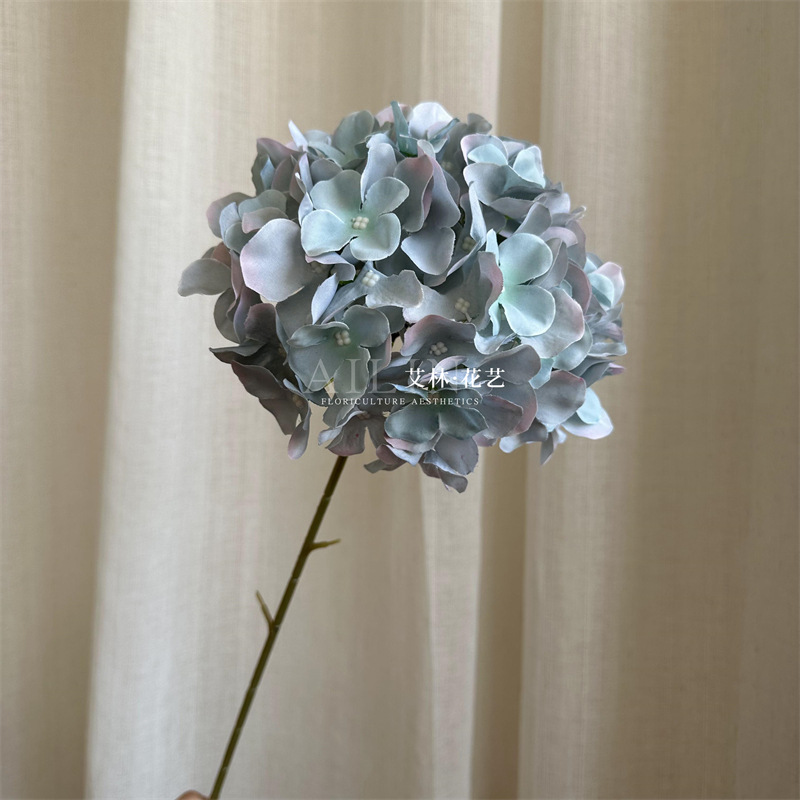 회색 파란색