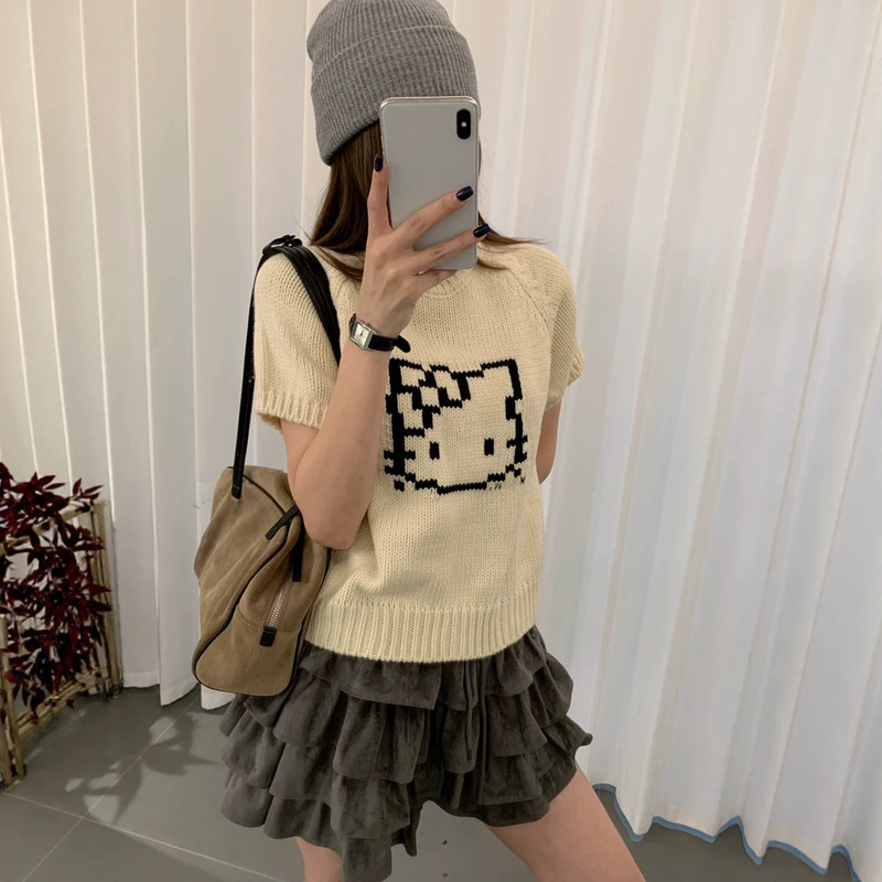 Niche Kitty Cat Notes ~ Korean-style, age-reducing, cute, versatile, and slimming short-sleeved sweater top with rolled edges Niche Kitty Cat Notes ~ Korean-style, age-reducing, cute, versatile, and slimming short-sleeved sweater top with rolled edges