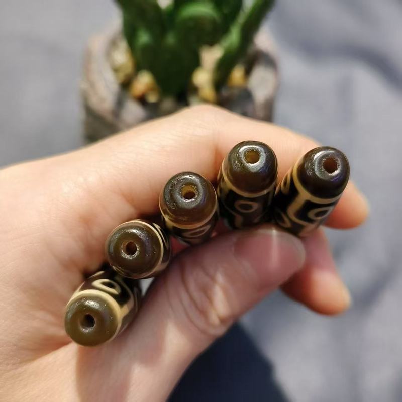 ソースメーカー チベット九目天珠 12.5×38mm 瑪瑙歯黄色馬蹄ビーズ ブレスレット ネックレス 【A級】|undefined