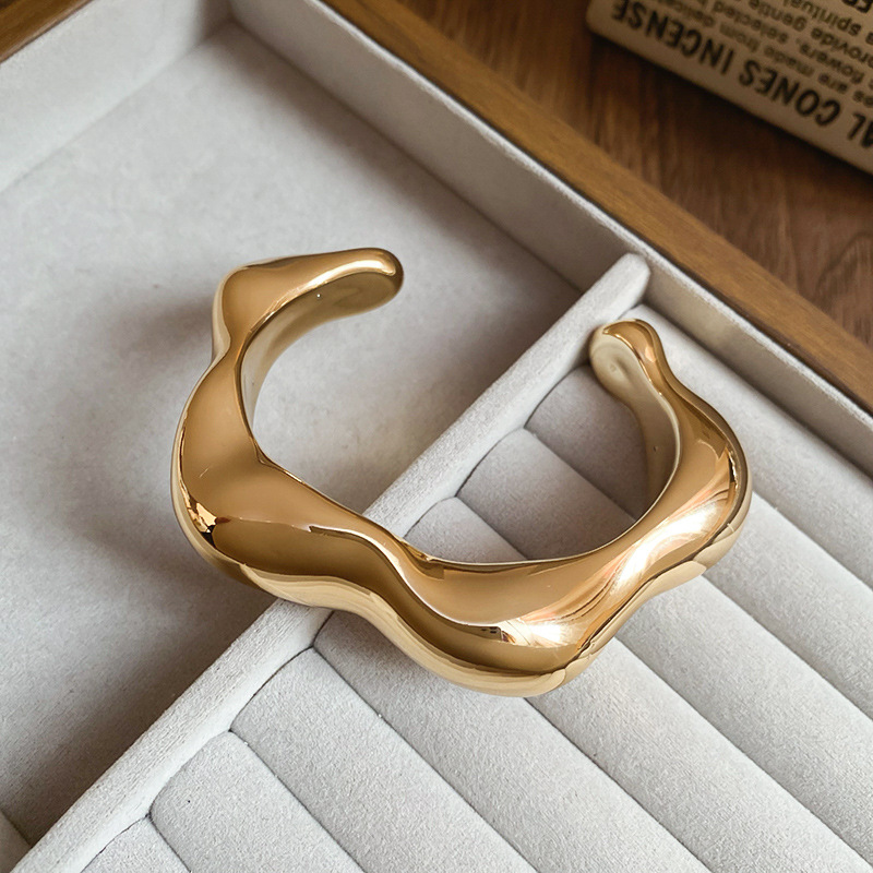 Pulsera de apertura irregular transfronteriza Pulsera de diseño de personalidad de nicho europeo y americano temperamento de moda joyería de sentido avanzado al por mayor