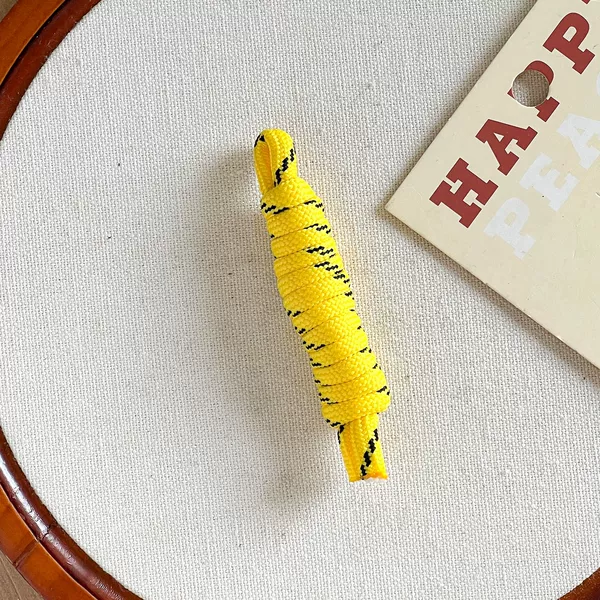 Zhenghuang-braided rope shoe hanger