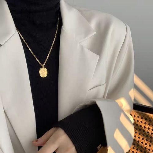  New Gold Retro Sunflower Necklace, Unique Design, Autumn/Winter Sweatshirt Chain, Light Luxury, Niche Accessory, Trendy
