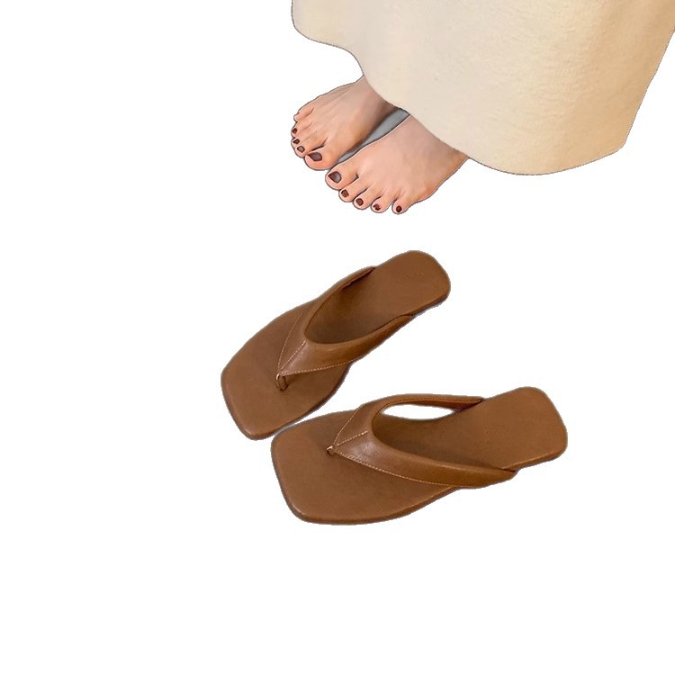 Chanclas planas de moda, chanclas, ropa exterior de mujer, sandalias plateadas de verano junto al mar, zapatos de playa, sandalias de nicho