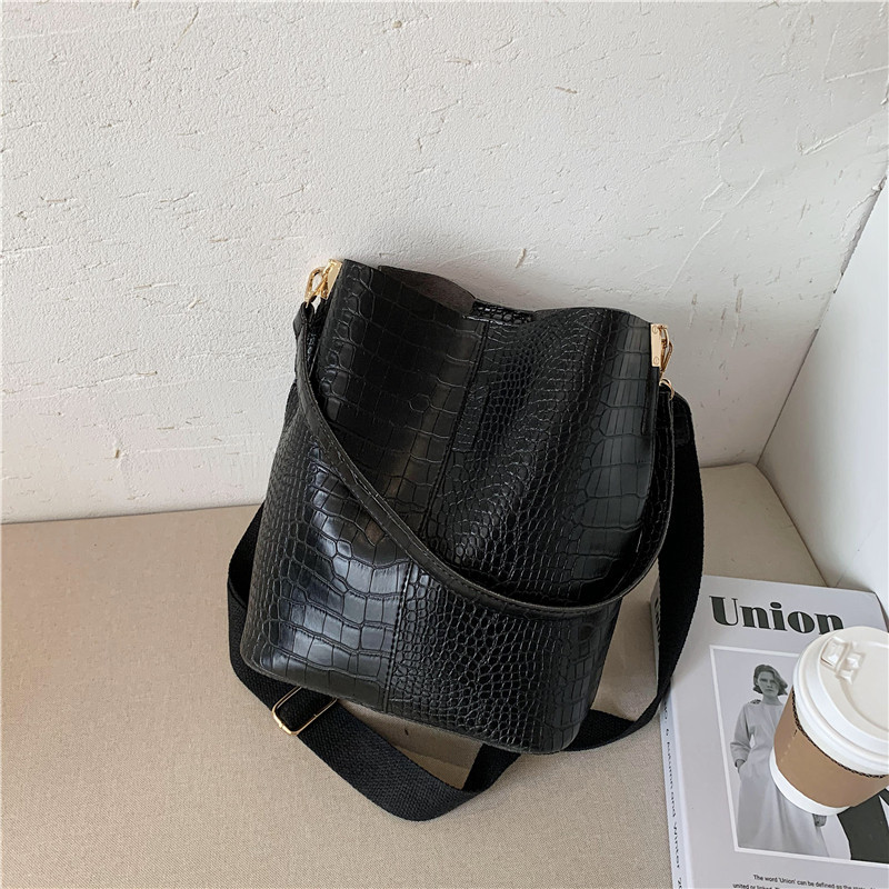 Borsa a secchiello con tracolla larga, casual e versatile, stile transfrontaliero, tendenza 2024, nuova ed elegante, da indossare sotto il braccio._voghion.com