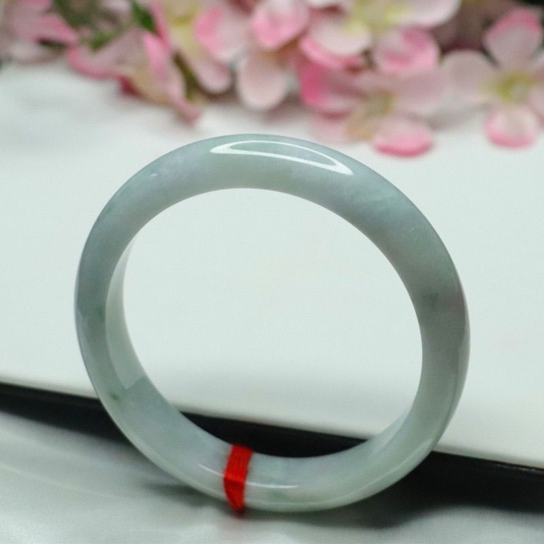Vòng tay ngọc bích tự nhiên Miến Điện loại A cao cấp cho nữ màu xanh nhạt chi tiết 6