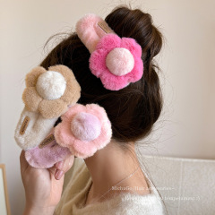 かわいい甘美なぬいぐるみのヘアピンの女性の後頭部のヘアピンの大きいサイズのアヒルの口のクリップの頭飾りの秋冬のヘアピン