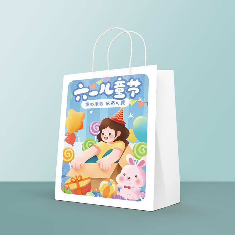 Regalo del Día de los niños Bolsa de papel Kraft Bolsa de regalo de jardín de infantes Bolsa de embalaje de aperitivos Bolsa de papel portátil en stock al por mayor