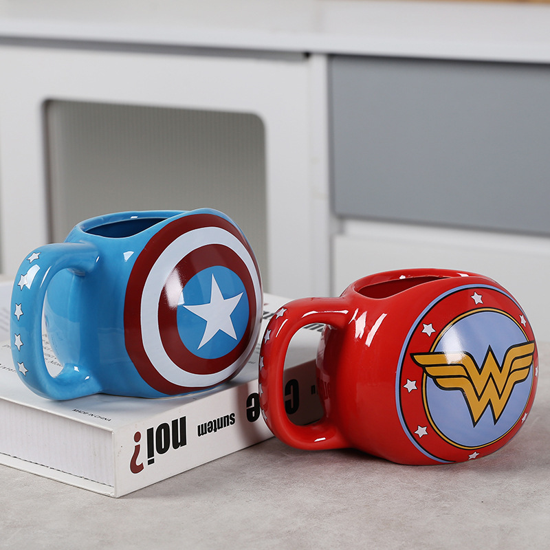 Copa de cerámica de los Vengadores cuidadosamente seleccionada Spider-Man Hulk Thor Iron Man Superman taza de café taza de agua