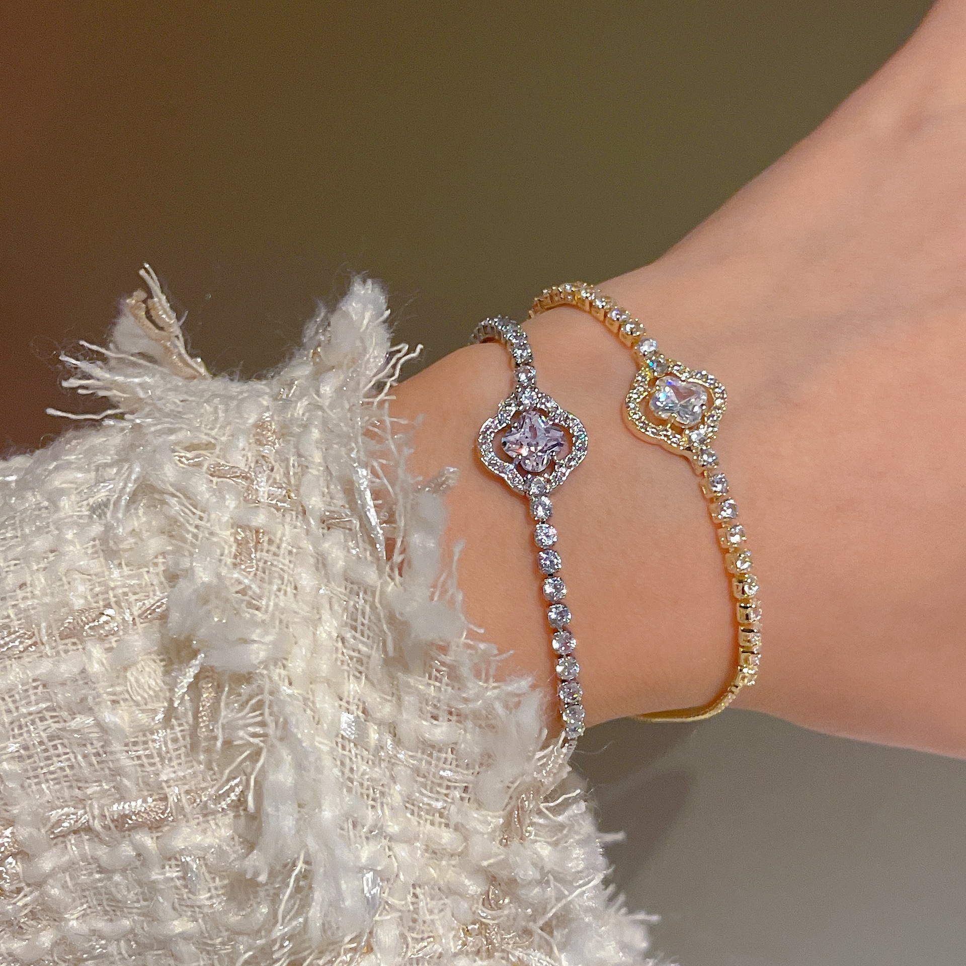 Kleines Design-Blumenarmband 2023 Kordelzug kleines vielseitiges Armband Dongdaemun exquisites Armband J921_voghion.com