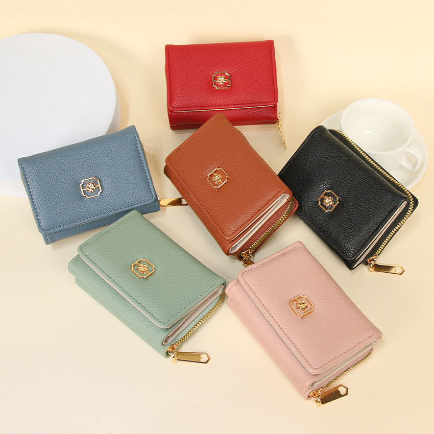 New Stylish Women's Short Wallet in Chanel Style, Practical and Multifunctional, with 70% off Zipper Coin Pockets