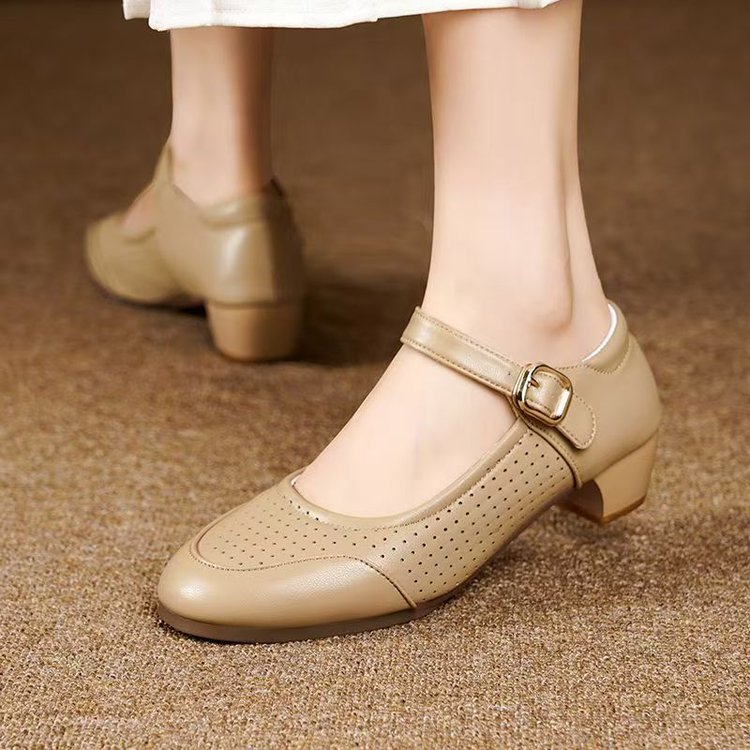 2026 primavera y verano nuevos zapatos de baile blancos de tacón alto zapatos de baile cuadrados suaves zapatos de baile de baile de camaradería zapatos de madre de tacón bajo