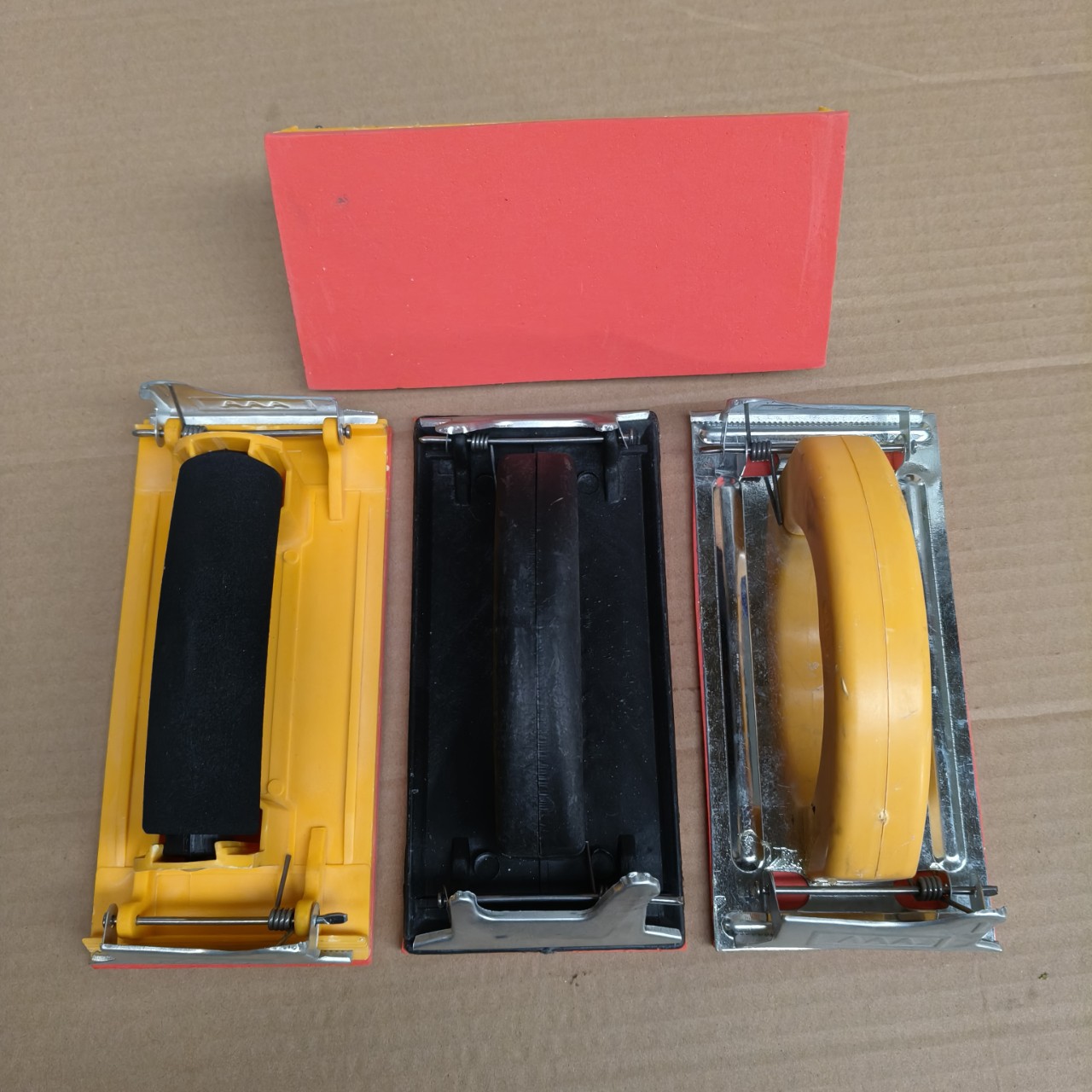 批发砂纸打磨器砂架 墙面打磨砂纸架沙纸砂架塑料砂架砂纸架